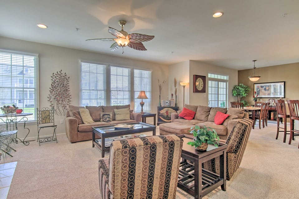 4 Mi to Bethany Beach: Sunny Escape w/ Porches! Villa in Ocean View