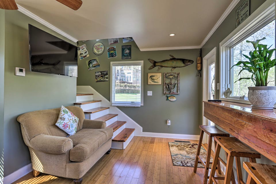 Cozy Creekside Cabin w/ Grill: Fish & Explore! House in Georgia