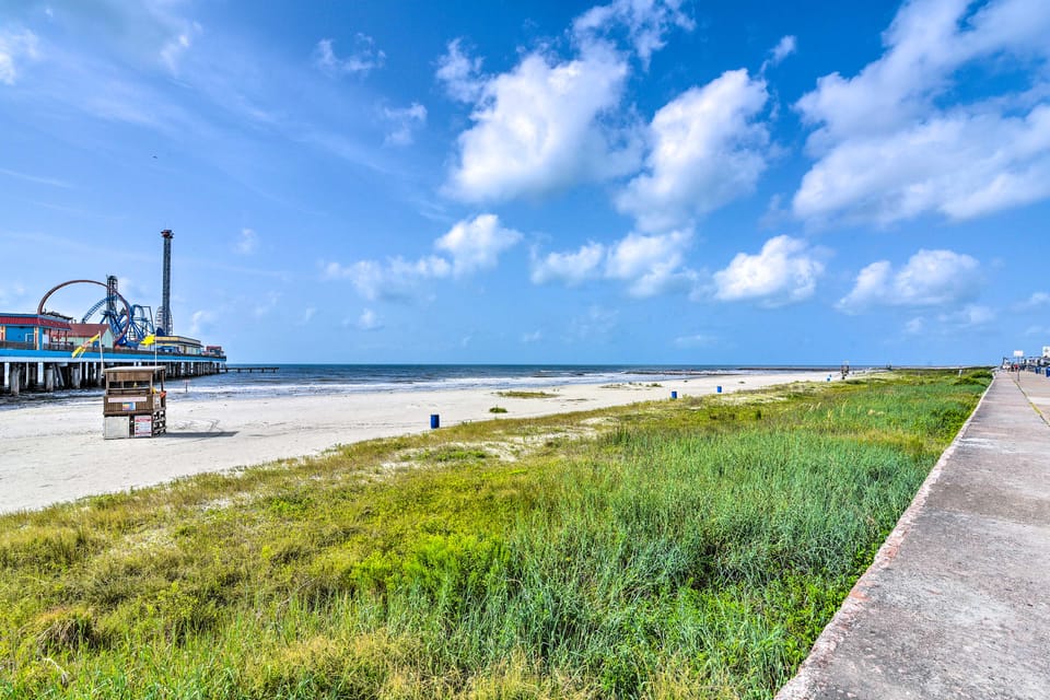 1 Mi to Beach & Bars! Walkable Galveston Studio Apartment in Galveston Island