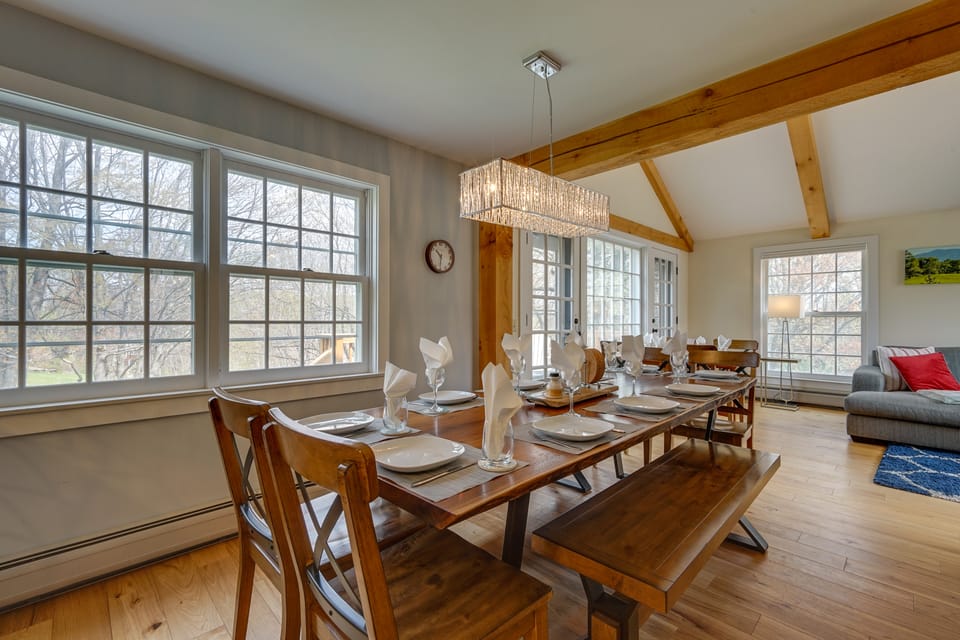 Chic Dover Home w/ Hot Tub: 1 Mi to Golf! House in West Dover