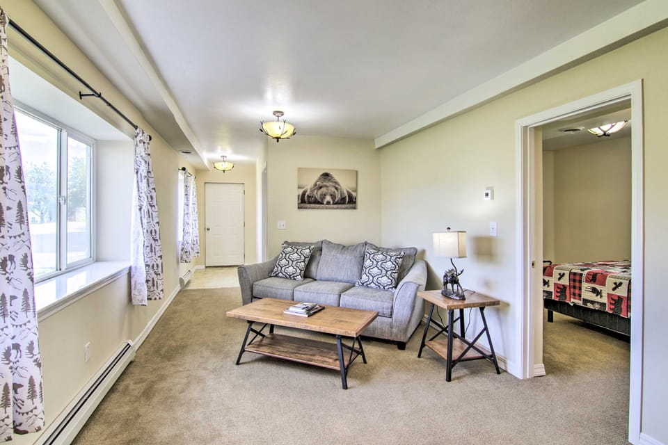 Montana's Emigrant Peaks Getaway: Apt w/ Mtn Views Apartment in Emigrant