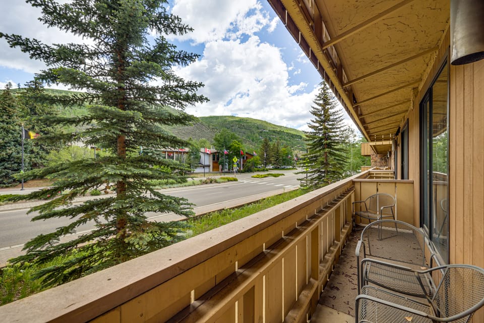 Updated Condo: Walk to Vail Village & Ski Shuttle! Apartment in Vail