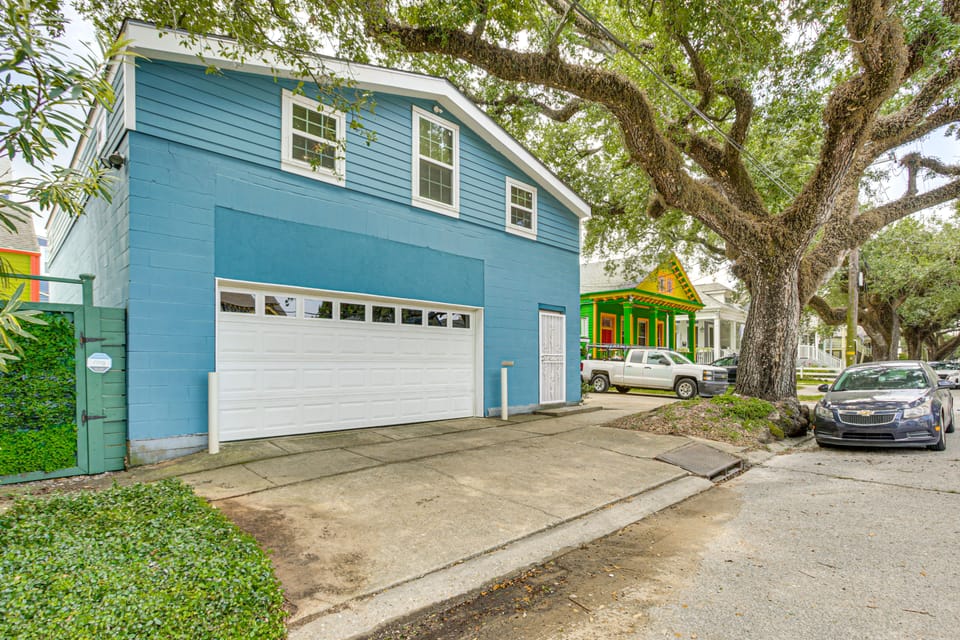 Walk to Canal St Trolley! Mid-City NOLA Retreat Apartment in New Orleans