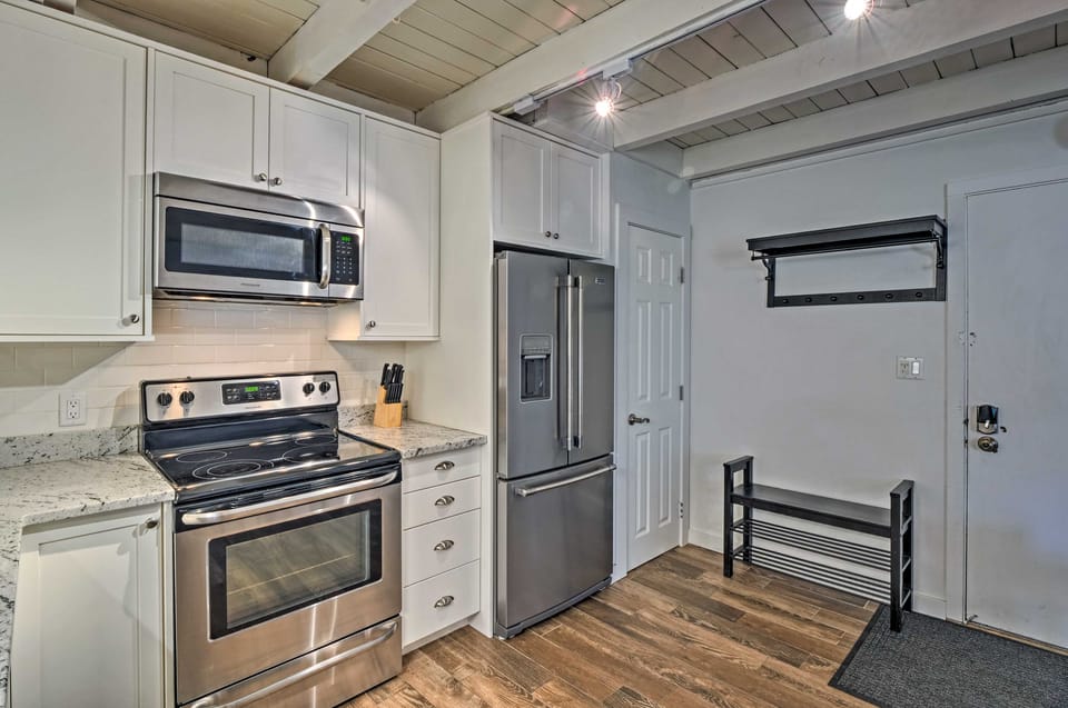 Cozy Silverthorne Condo: Ski, Hike & Golf Nearby! Apartment in Wildernest