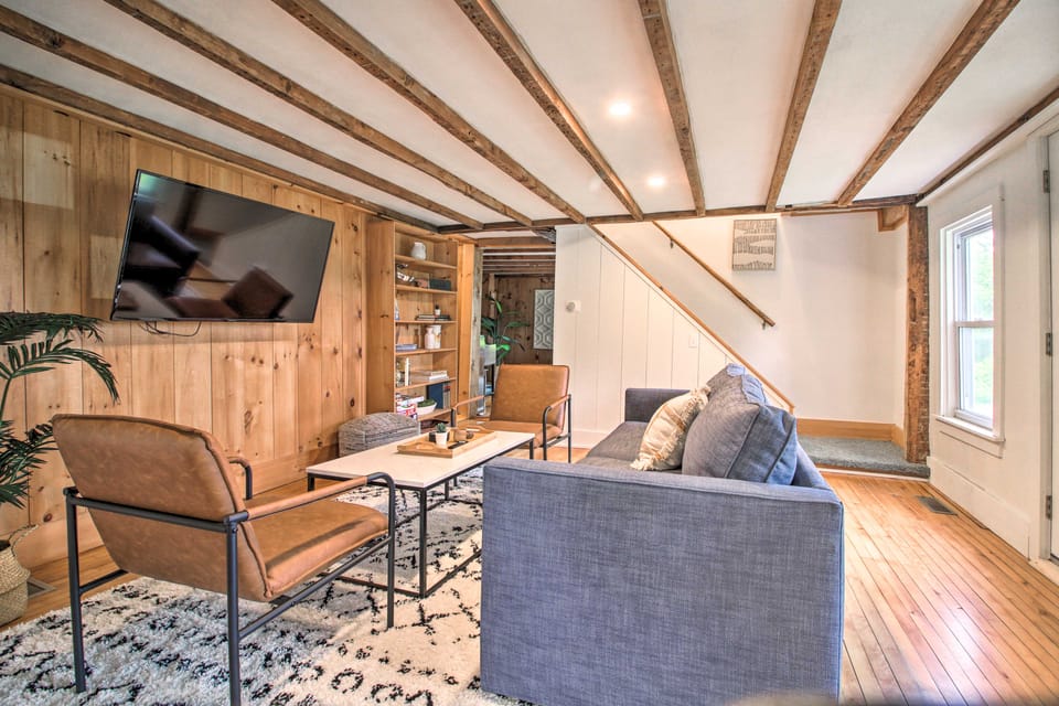 Renovated Farmhouse < 1 Mile to Okemo Mountain! House in Vermont