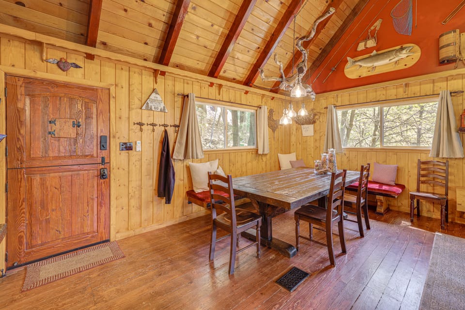 Game Room & 2 Decks: Walkable Lake Arrowhead Cabin House in Lake Arrowhead