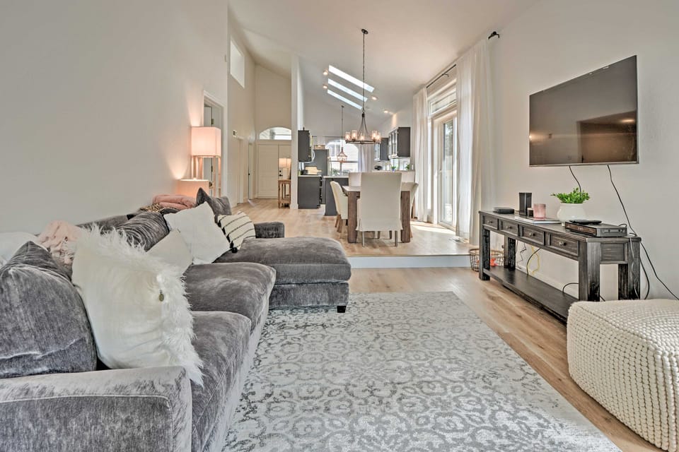 1 Mi to Drinks & Dining: Getaway in Grants Pass Apartment in Grants Pass