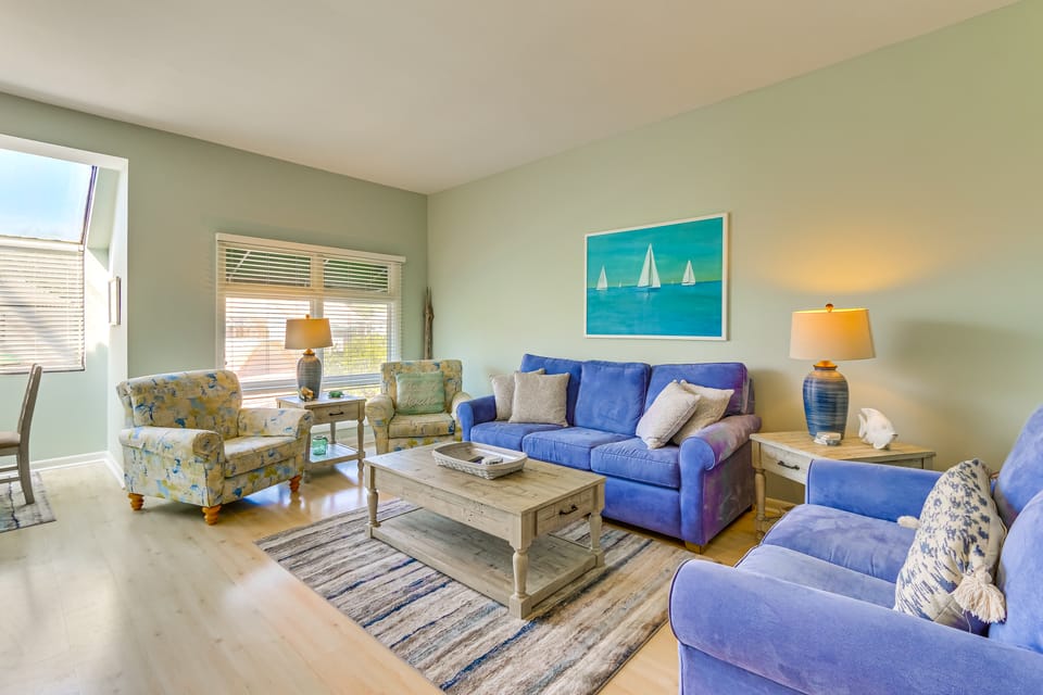2 Mi to Beach! Hilton Head Golf Escape w/ Balcony Apartment in Hilton Head Island