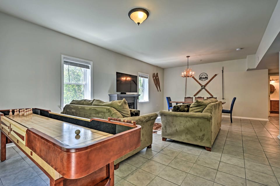 Golf & Hike! Condo at Whitetail Resort Apartment in Pennsylvania