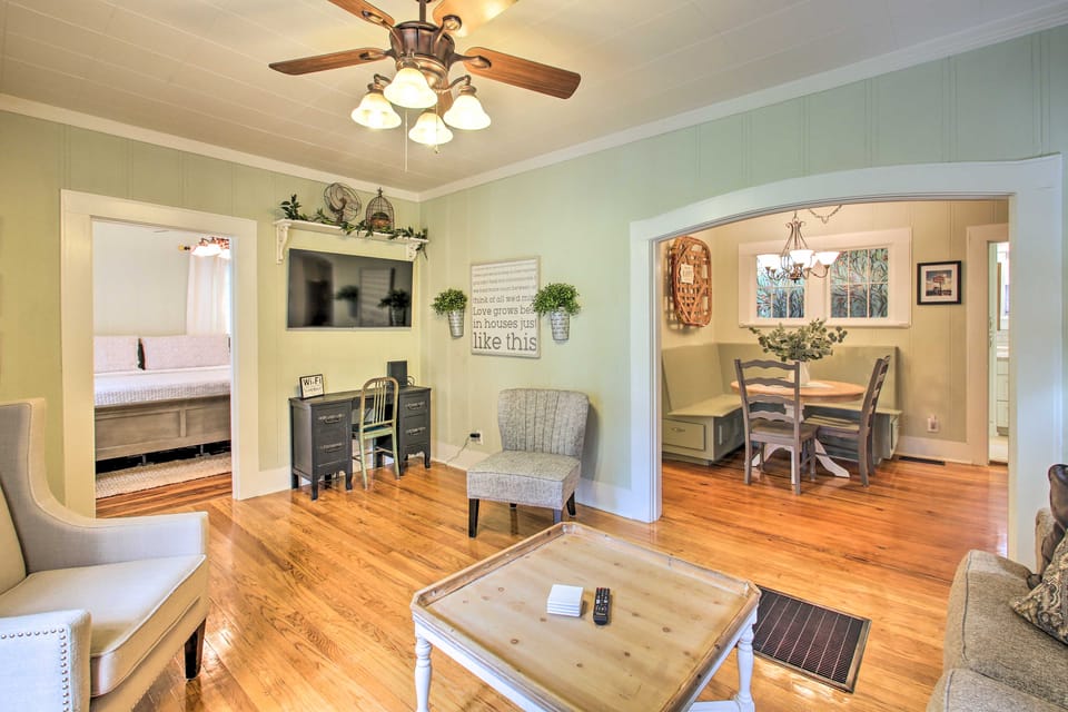 1/2 Mi to Hot Springs Nat'l Park: Cottage w/ Patio Cottage in Hot Springs