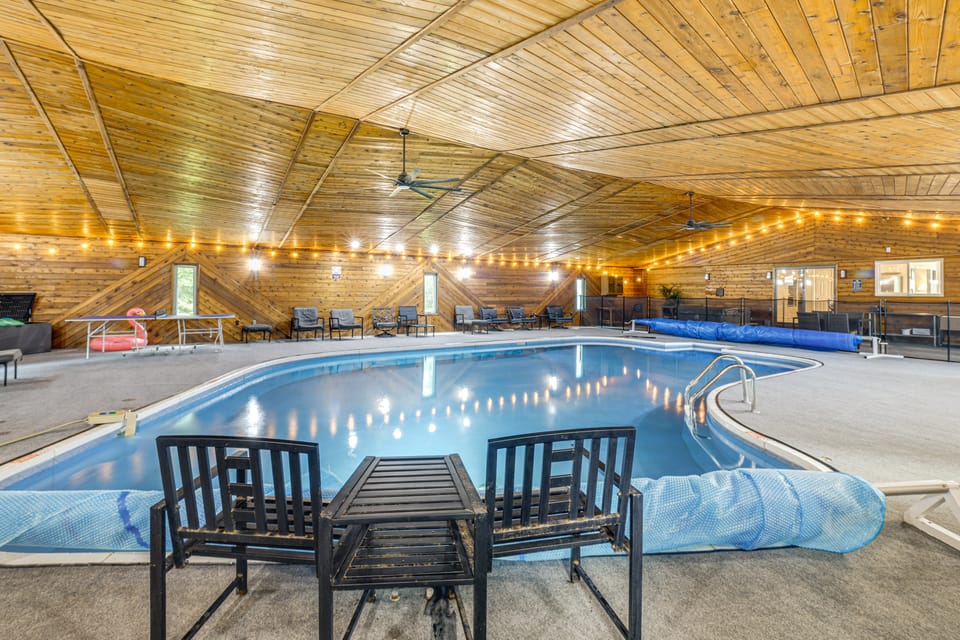 Featured on TV! Epic Indoor Pool • Sleeps 24 House in Sawyer