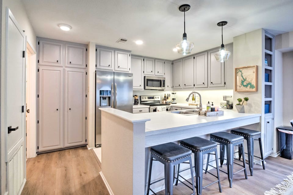 Waterfront Horseshoe Bay Retreat w/ Game Room! Apartment in Horseshoe Bay