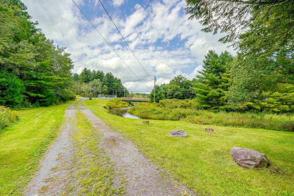 Spacious Sullivan County House w/ Fire Pit House in Hurleyville