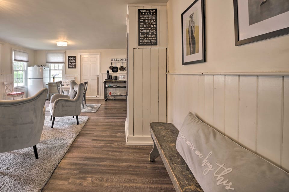 Romantic Country Apt by Lake Erie & Wineries! Apartment in Westfield