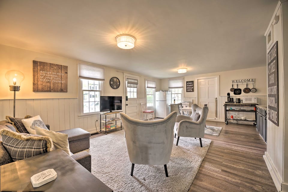 Romantic Country Apt by Lake Erie & Wineries! Apartment in Westfield