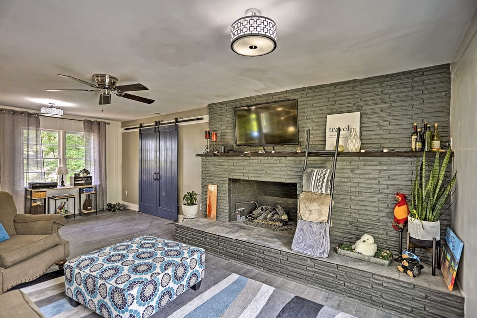 Family-Friendly Escape ~ 6 Mi to City Center! House in Chattanooga