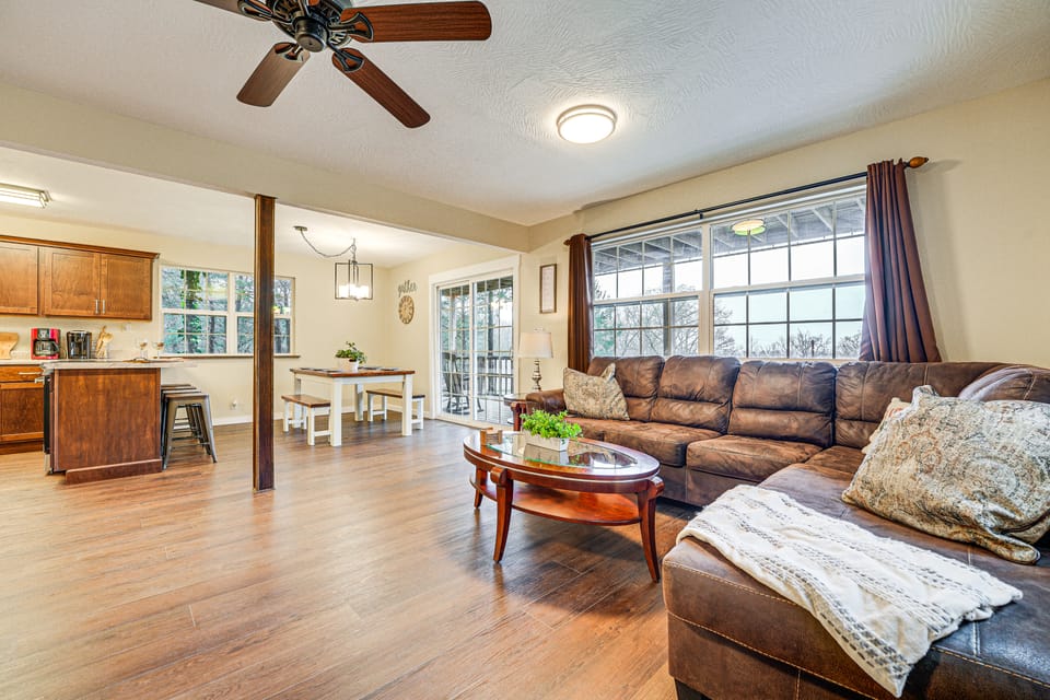 Lakeside Blue Eye Escape w/ Game Room & Hot Tub! House in Oliver Township