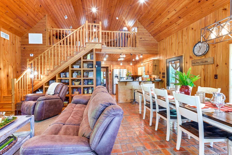 Riverfront Cabin w/ Outdoor Oasis in Seminary! House in Mississippi