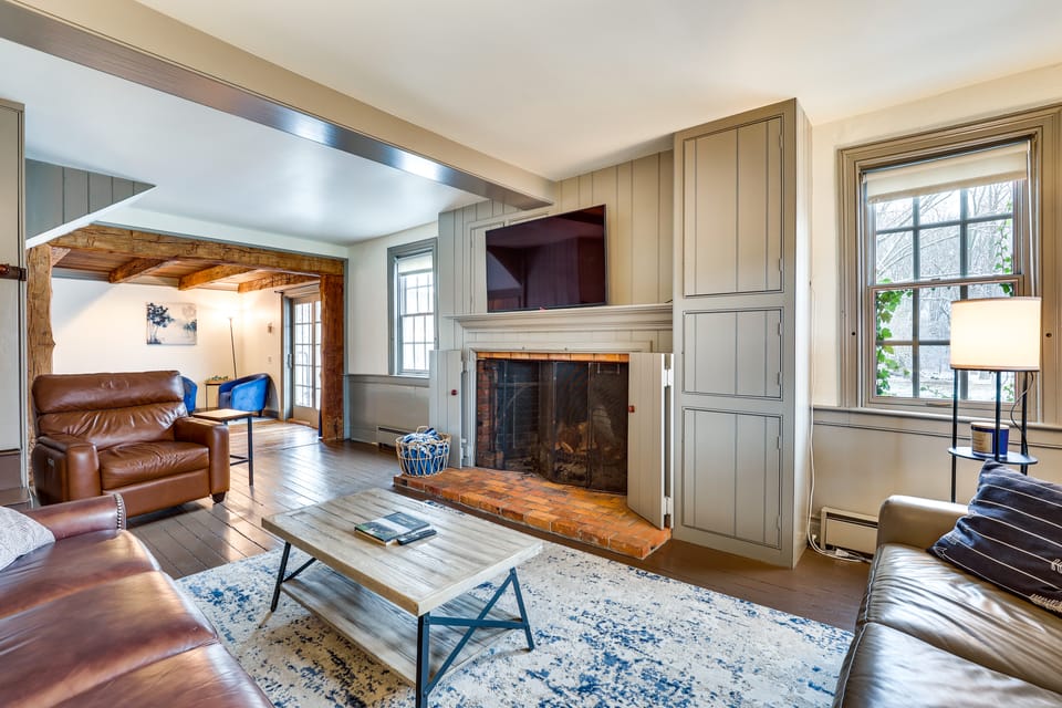 Timeless Winesburg Farmhouse w/ Deck House in Ohio