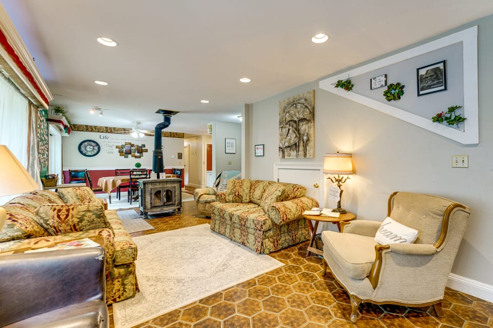 Southeast Michigan Escape w/ Outdoor Fun House in Michigan