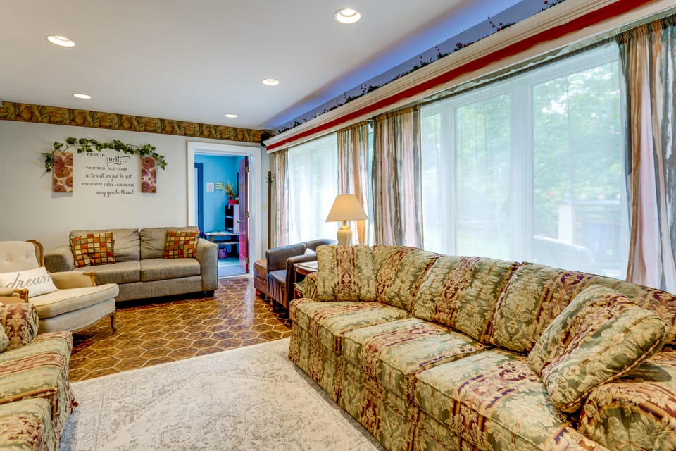 Southeast Michigan Escape w/ Outdoor Fun House in Michigan