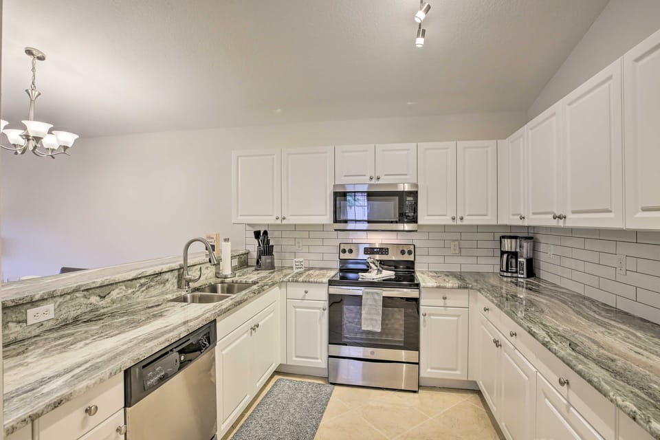 Bright & Airy Fort Myers Home w/ Pool Access! House in Fort Myers