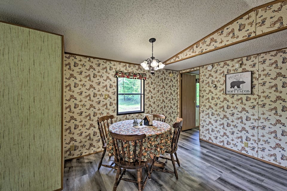 Secluded Woodsy Cabin: Hike, Fish, Hunt + ATV! House in Castle Rock Lake