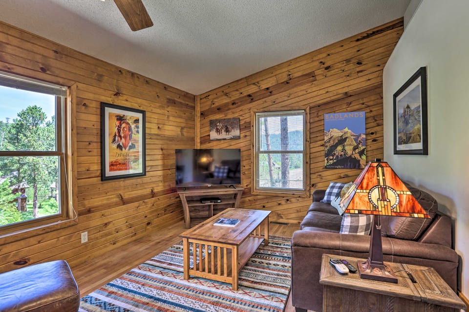 Keystone Escape w/ Amazing Mt Rushmore View! House in Keystone