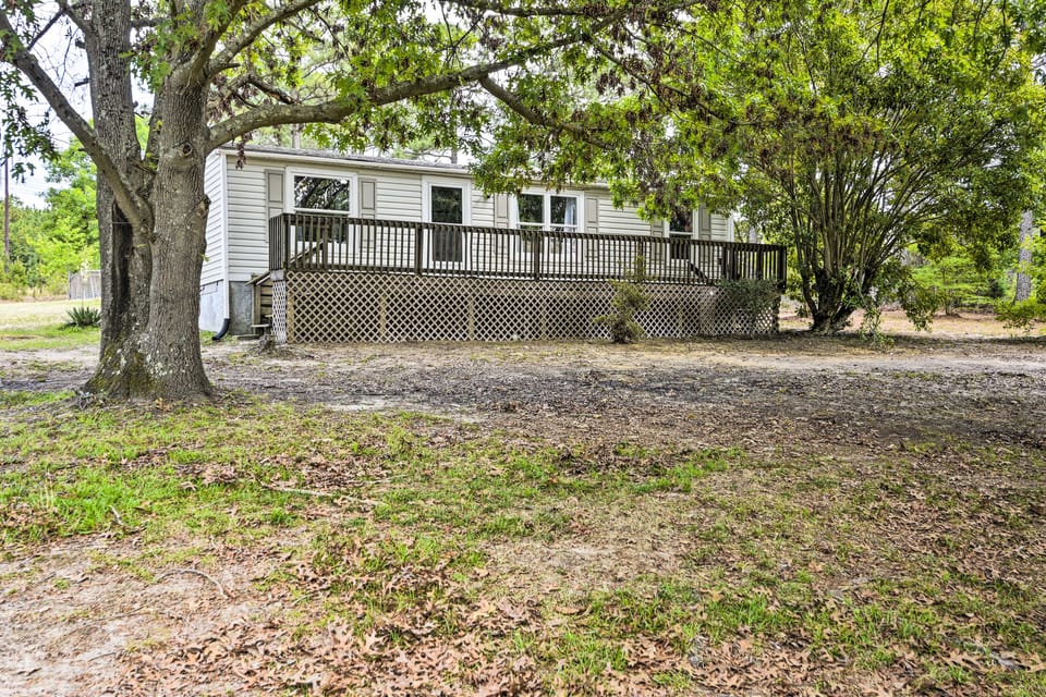 Cozy House w/ Huge Yard ~ 16 Mi to Fort Bragg House in North Carolina