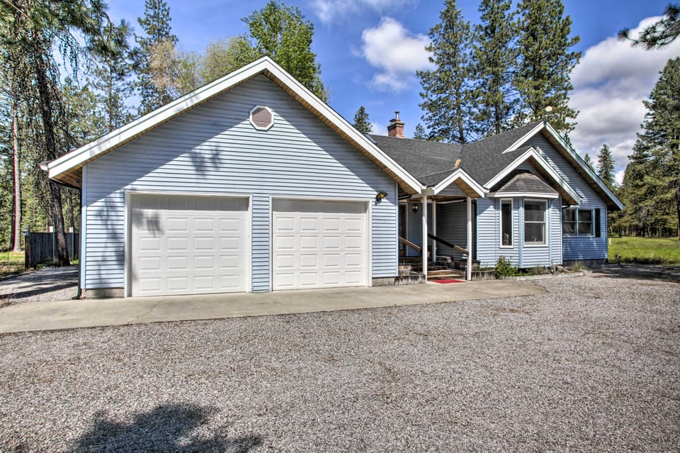 All-Seasons Chewelah Home: Fish, Golf & Ski! House in Franklin D Roosevelt Lake