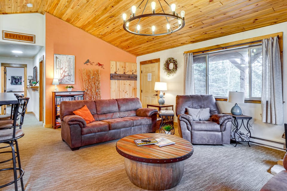 Rocky Mountain Hideaway in Como w/ Hot Tub! House in Park County