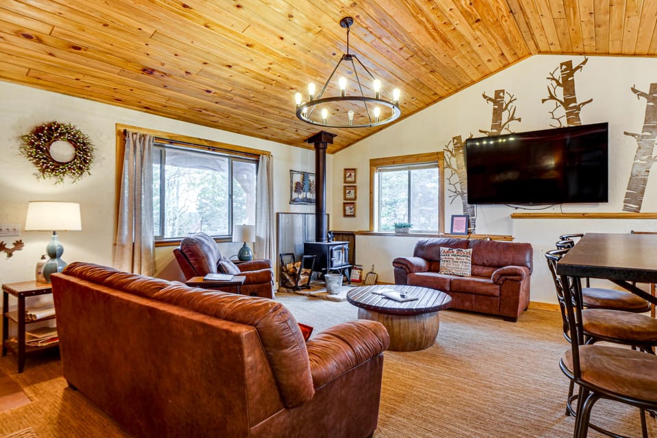 Rocky Mountain Hideaway in Como w/ Hot Tub! House in Park County