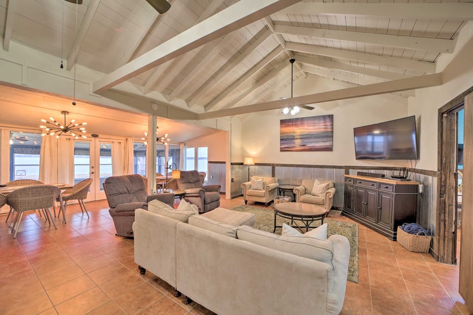 Private Beach: Waterfront Disney Getaway! House in Lake O The Cherokees