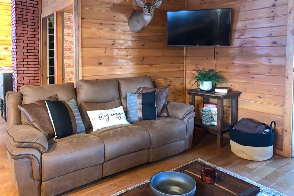 ‘The Olde Homestead’ w/ Mtn Views Near Coudersport House in Allegheny River