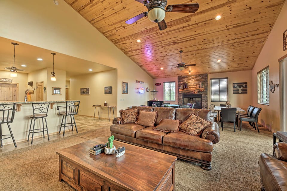 Deck & Views: Dog-Friendly Cabin in Show Low! House in Show Low