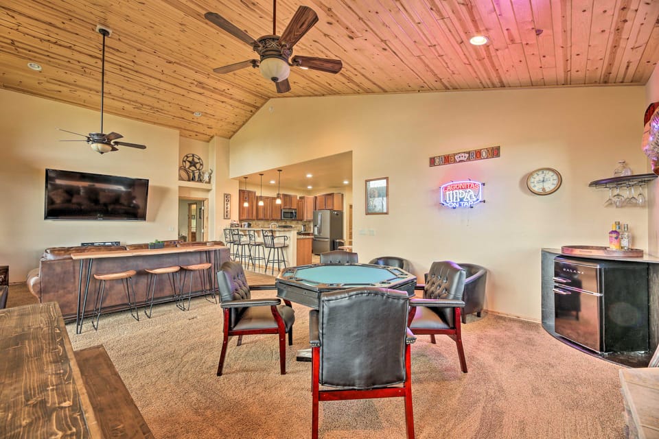 Deck & Views: Dog-Friendly Cabin in Show Low! House in Show Low