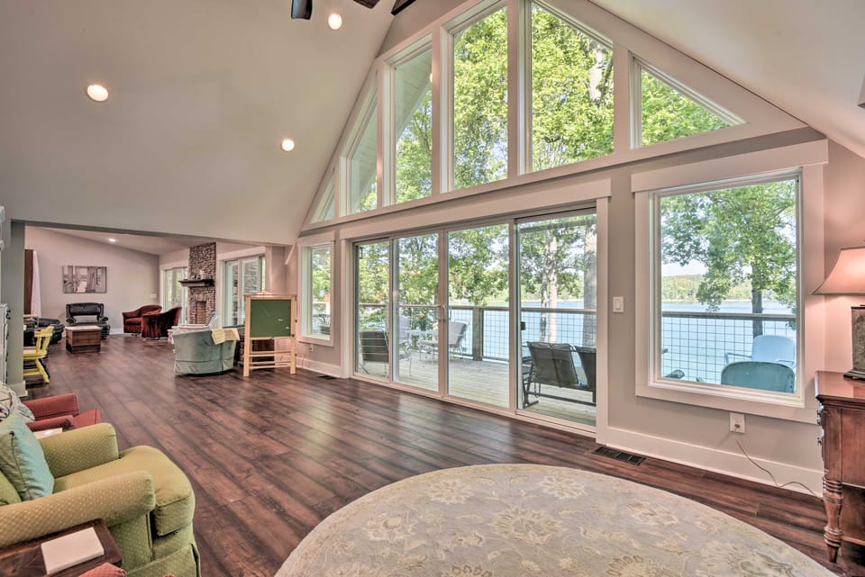 Renovated Lakeside Home w/ Private Boat Dock! House in Norris Lake
