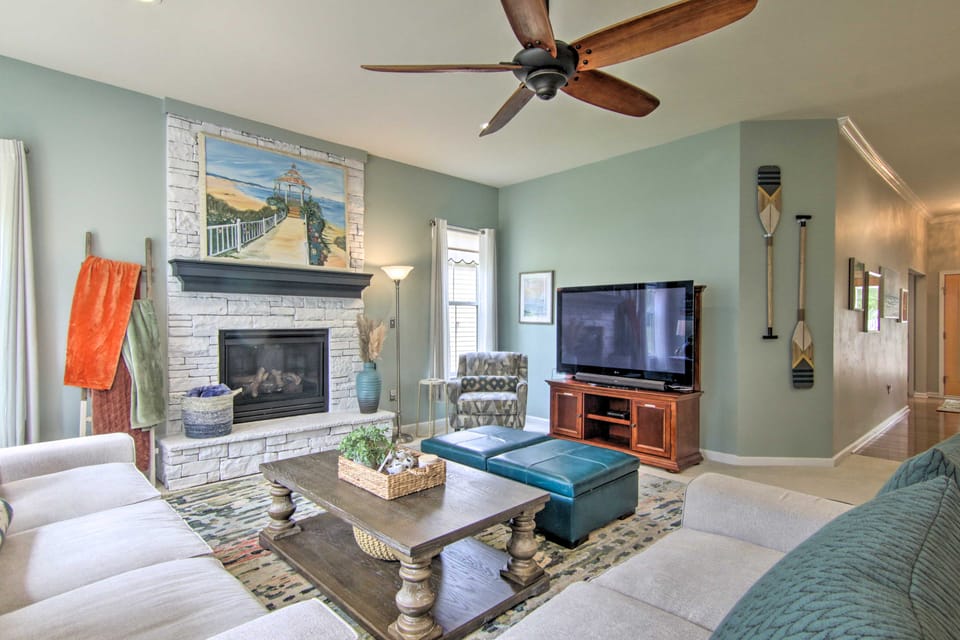 5 Mi to Bethany Beach: Chic Home w/ Grill! House in Sussex County