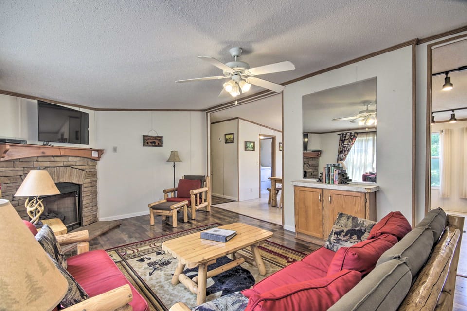 Shenandoah River Getaway < 9 Mi to Downtown Luray! House in Shenandoah Valley