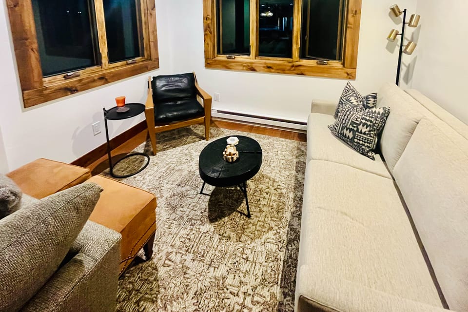 Elegant Vail Home - Walk to Booth Falls Trail Apartment in Vail