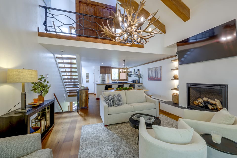 Newly Renovated Vail Home - Walk to Booth Falls Tr Apartment in Vail