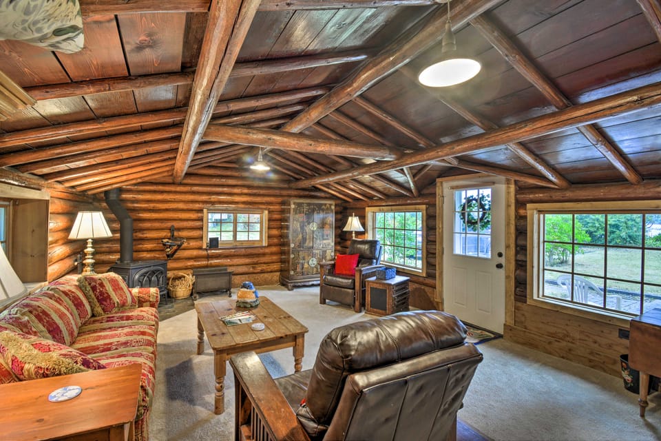 Wheelchair-Accessible Belfair Cabin w/ Patio! House in Hood Canal