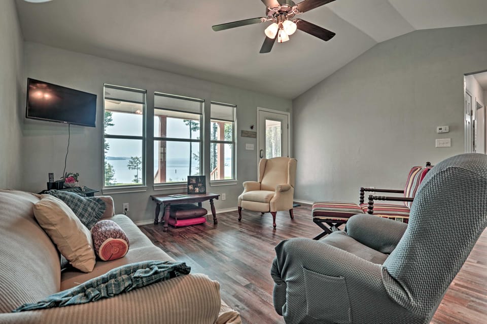 Relaxing Texas Getaway, 1 Mile to Boat Ramp! House in Lake O the Pines