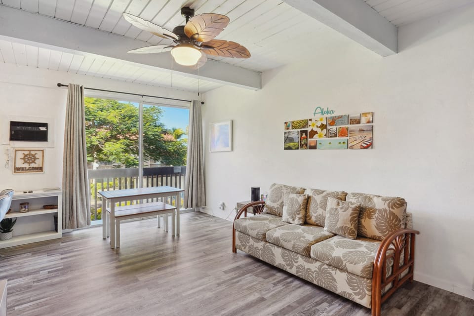 < 1 Mi to Beach + Town! Airy Kailua-Kona Condo Apartment in Holualoa
