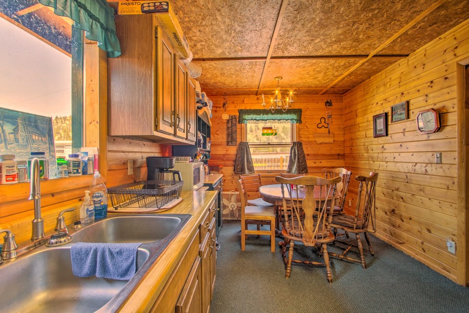 Charming Montana Retreat w/ Mountain Views! House in Montana