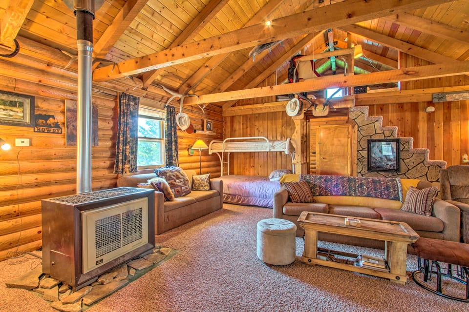 Charming Montana Retreat w/ Mountain Views! House in Montana