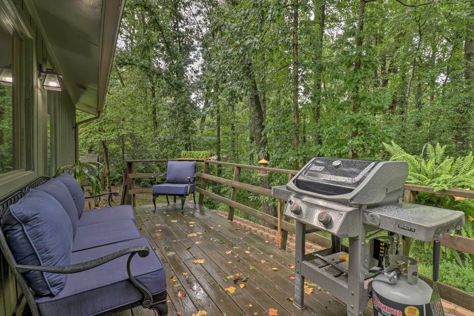 Peaceful Pisgah Forest Cottage w/ Fire Pit! Cottage in Tennessee