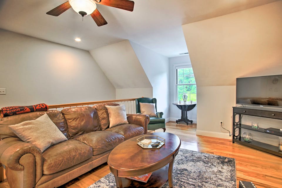 3 Mi to Beaches: Tranquil Cape Cod Escape w/ Deck House in Buzzards Bay