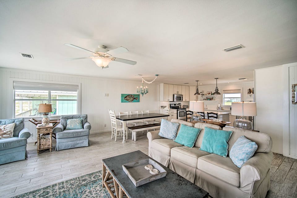Sunny Gulf Shores Haven, 3 Mi to Fort Morgan! Cottage in Alabama