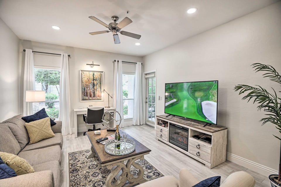 Bright Scottsdale Condo w/ Patio: 8 Mi to Old Town Apartment in Scottsdale